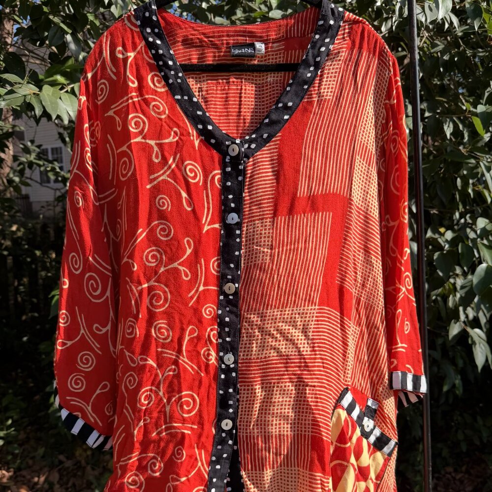Iguana | XL | Red & Black Mixed-Print Artsy Button-Front Top